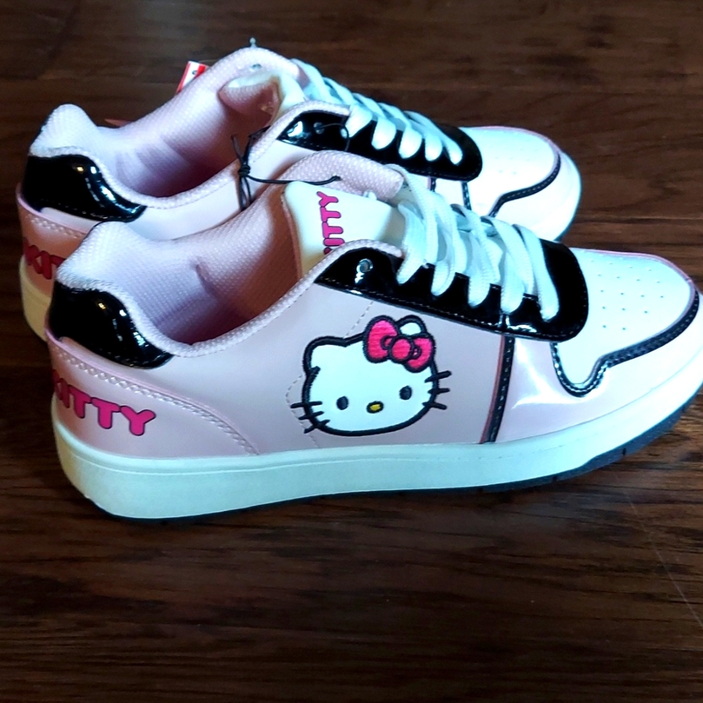 Hello Kitty Sanrio Casual Sneakers Size 8 New